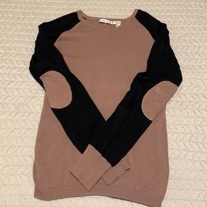 Round neck sweater